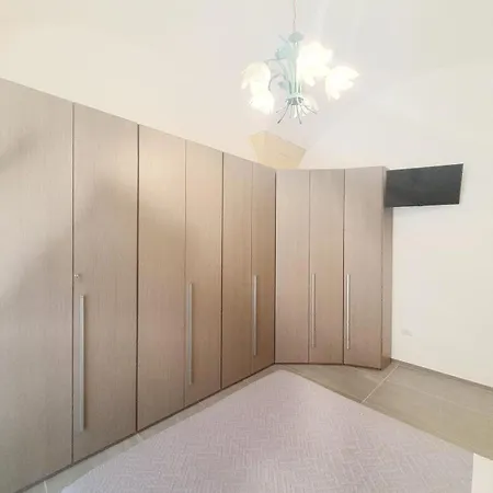 Pietra Bianca לצ'ה