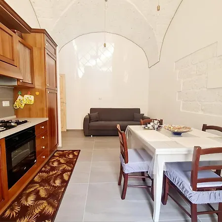 Pietra Bianca * Lecce