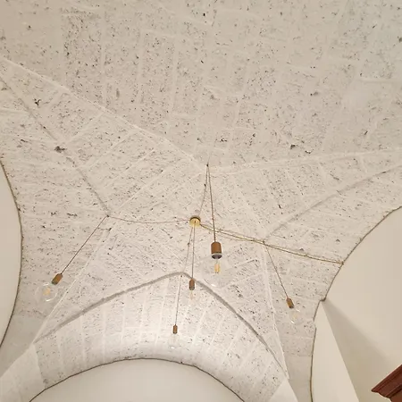 Pietra Bianca * Lecce