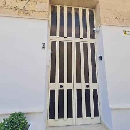 Pietra Bianca * Lecce